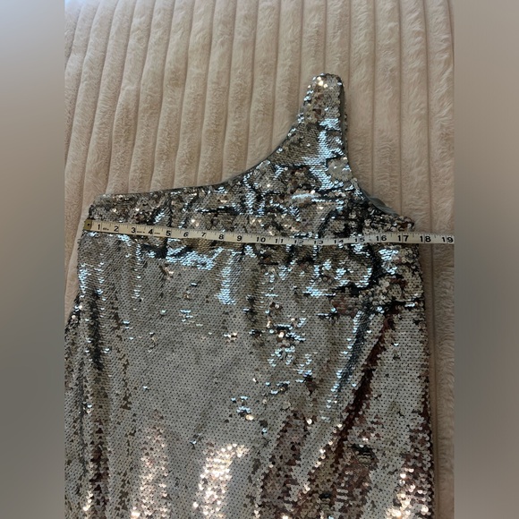 Maeve one shoulder silver sequin midi dress anthropologie - Picture 7 of 14